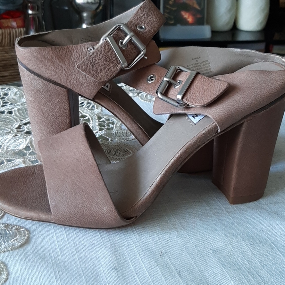 Steve Madden sandles